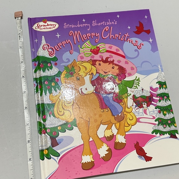 Vintage 2003 Strawberry Shortcake's Berry Merry Christmas Book with Hard Cover - Picture 15 of 15